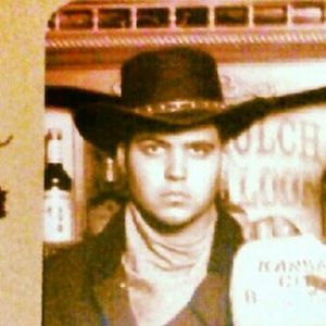 Meet your Posher, Carlos